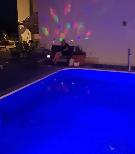 Levarda With Private Hydromassage Pool Szálloda 4*
